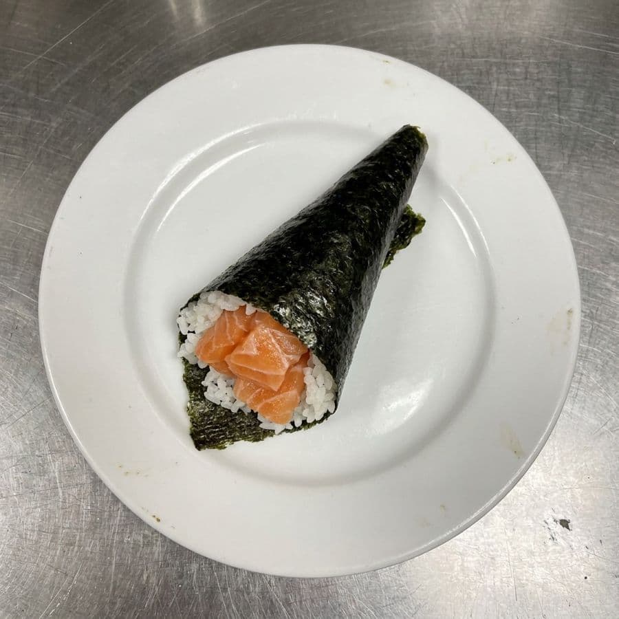 Salmon Hand Roll